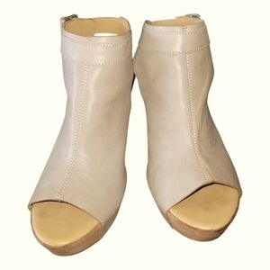 Kork-Ease Caua18 Women's Cream Peep-Toe Wedge Ankle Sandals 9M